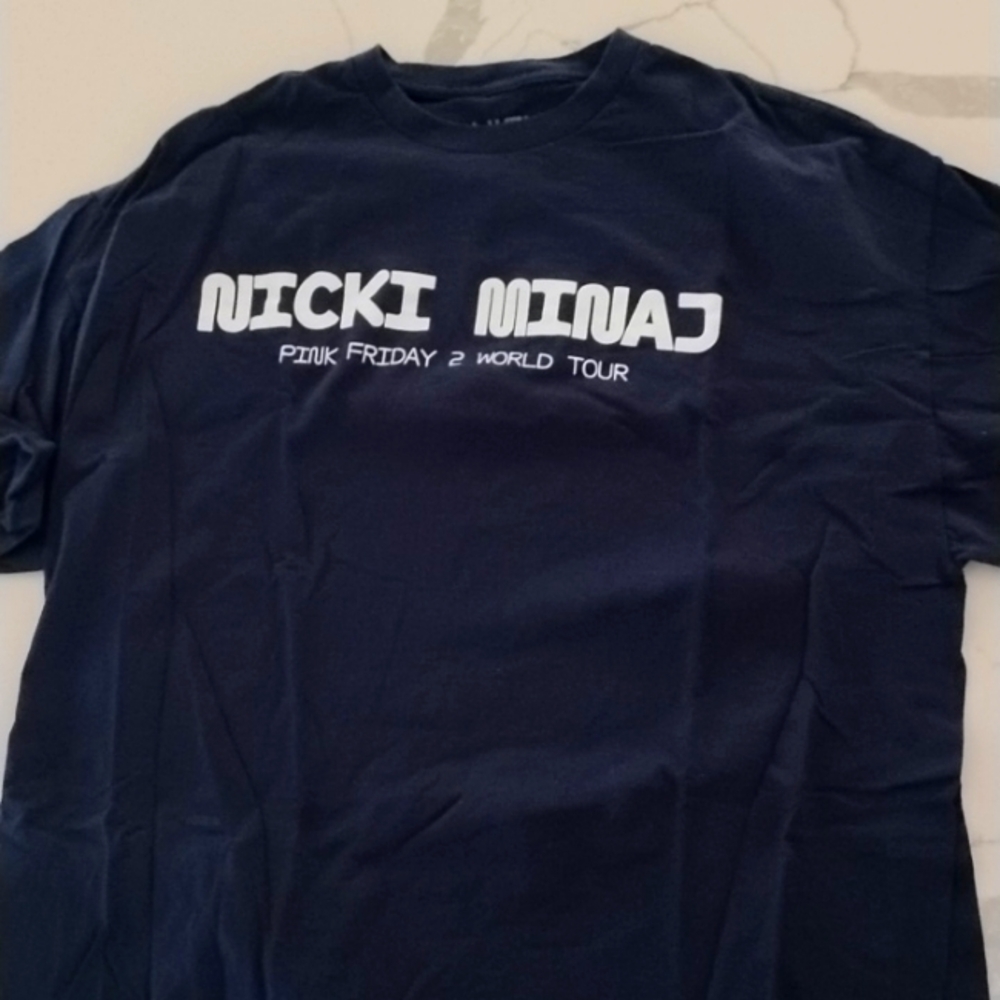 Nicki Minaj tour shirt